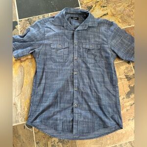 Men’s short sleeve button down shirt by Alfani, athletics type fit